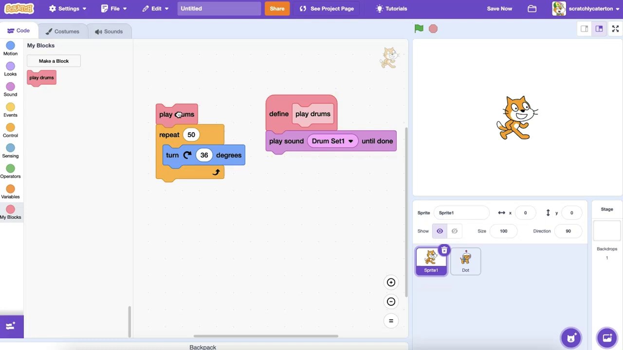 Ví dụ minh họa: một chú mèo Scratch chơi nhạc bằng khối "play sound", code chính bị tạm dừng cho đến khi âm thanh kết thúc.
